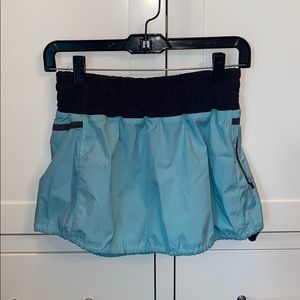 Lululemon teal and gray skirt